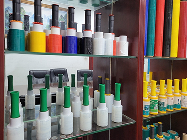 彩色PE纏繞膜展示(圖2) 彩色PE纏繞膜展示(圖2)