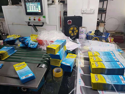 復(fù)合膜膠袋生產(chǎn)(圖2) 復(fù)合膜膠袋生產(chǎn)(圖2)